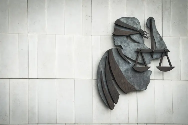 Vijf verdachten faillissementsfraude voor de politierechter