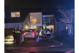 Brandweer blust brand in schoorsteen in Heemstede