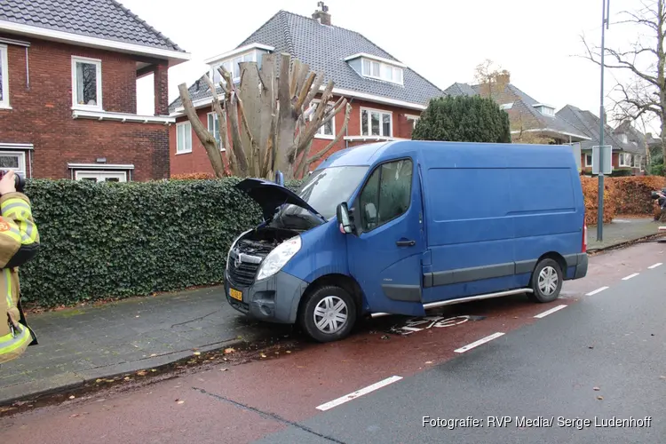 Bestelbus zwaar beschadigd na brand in Heemstede