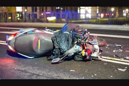 Motorrijder gewond na botsing met auto in Haarlem