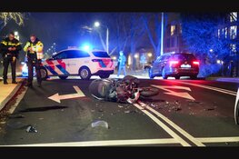 Motorrijder gewond na botsing met auto in Haarlem