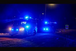 Twee zwaargewonden bij aanrijding met scooter en auto