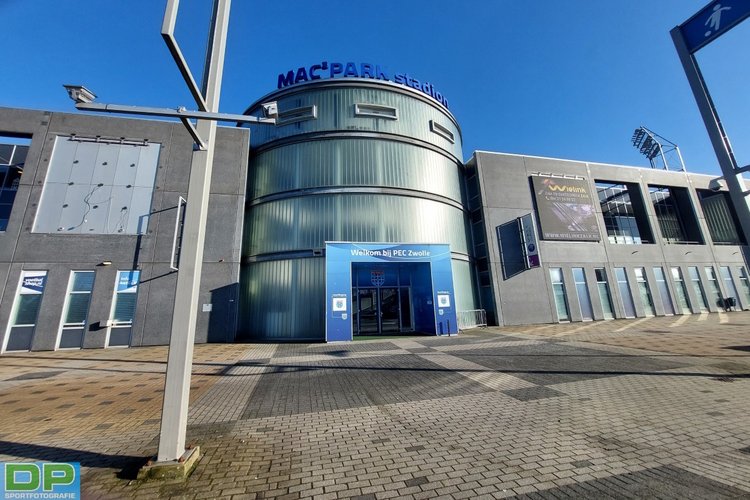 Troosteloos gelijkspel bij PEC Zwolle-Ajax