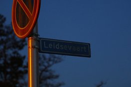 Voertuig gezonken aan de Leidsevaart in Bennebroek