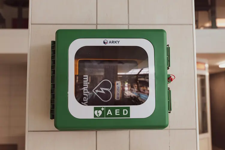 Waarom een AED in de buurt levens kan redden