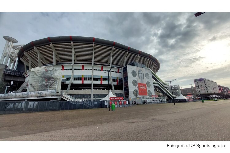 Ajax na doelpuntrijk duel naar competitiefase Conference League