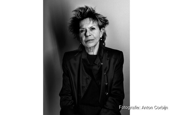 Interview met Connie Palmen over haar nieuwe roman Johnnie Walker in de Phil Haarlem
