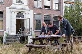 Monumentaal grachtenpand in Haarlem getransformeerd tot zes luxe appartementen