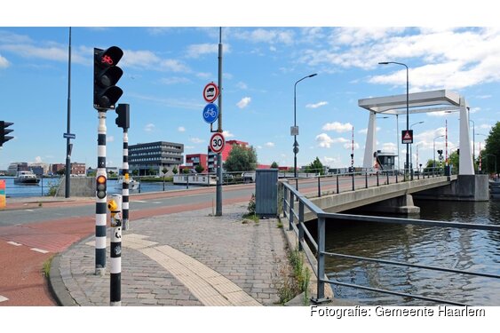Waarderbrug 6 maanden afgesloten