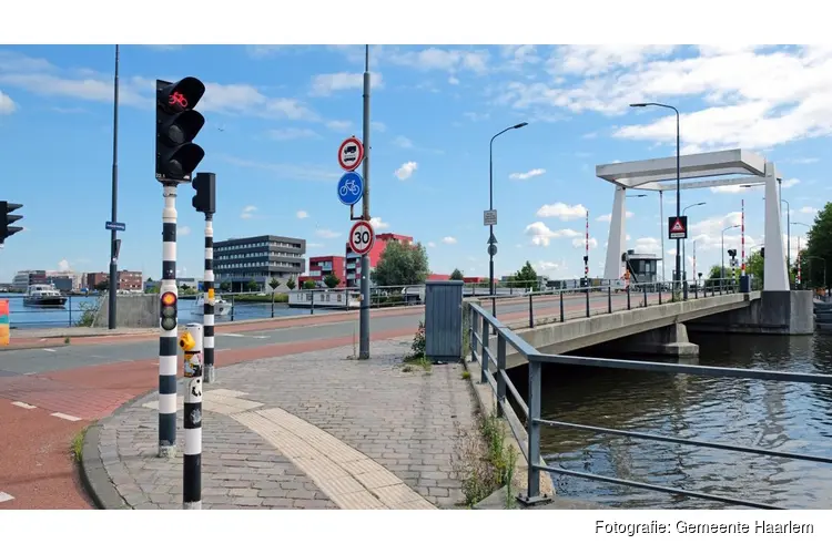 Waarderbrug 6 maanden afgesloten