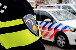Auto zwaar beschadigd door explosie